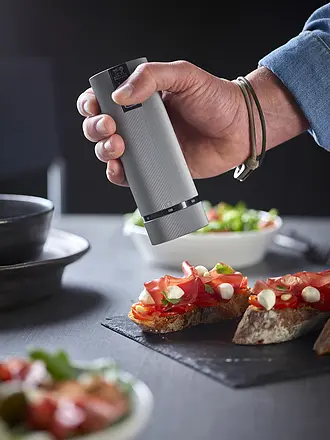 PEUGEOT | Set mit wiederaufladbaren elektrischen Salz- und Pfeffermühlen 15cm ELECTRIC-DUO LINE Carbon Alu | 
